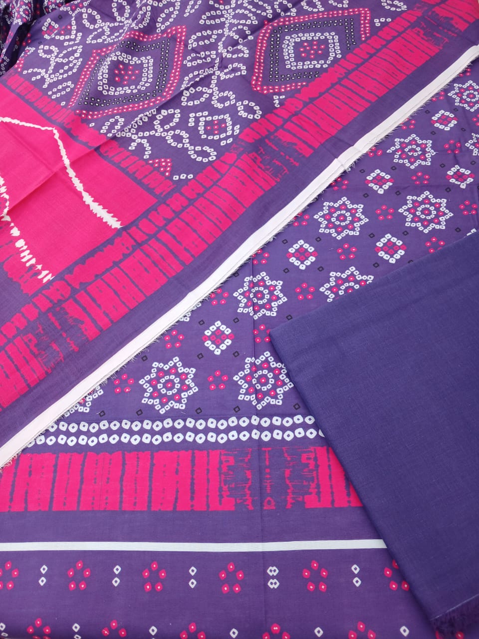 GulAhmed 3-Piece Navy Blue & Magenta Printed Summer Lawn Suit with Lawn Dupatta | Aladeen Fabrics