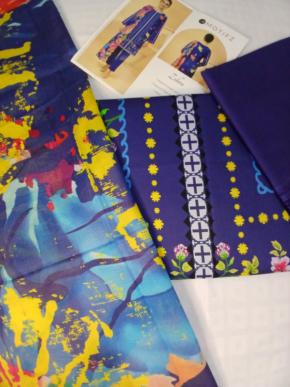 motifz zohra lawn fabric texture close up printed design