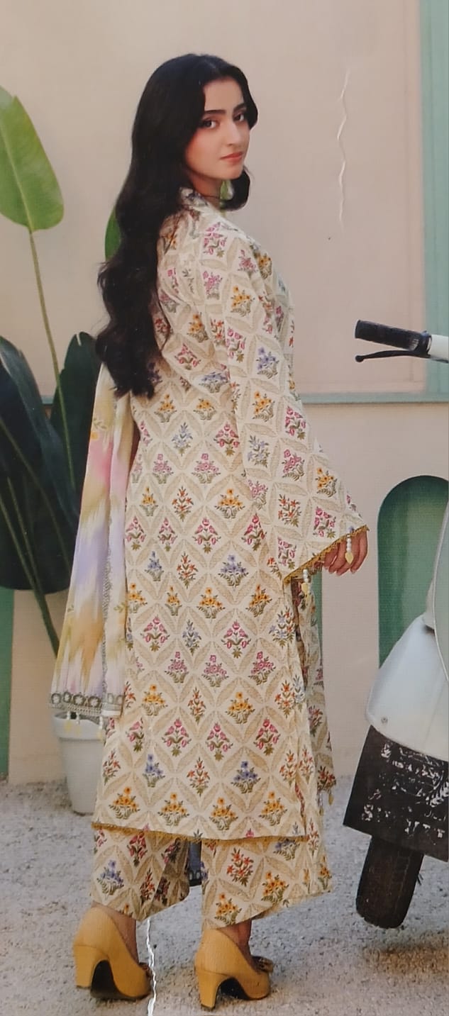 Unstitched lawn suit for women in Pakistan