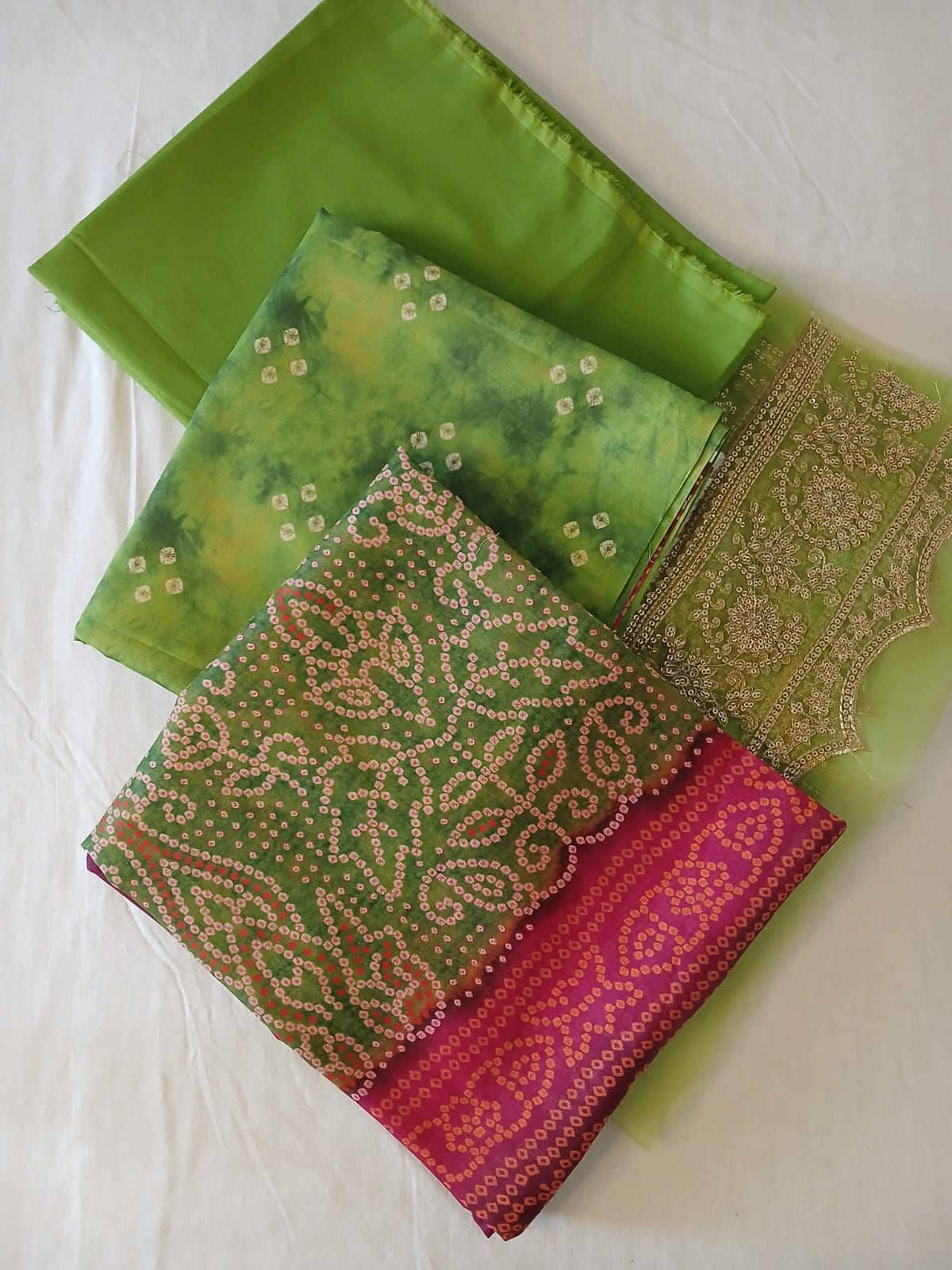 Motifz Chunri Digital Printed Lawn Suit – 3 Piece with Embroidered Neck & Daman Patch
